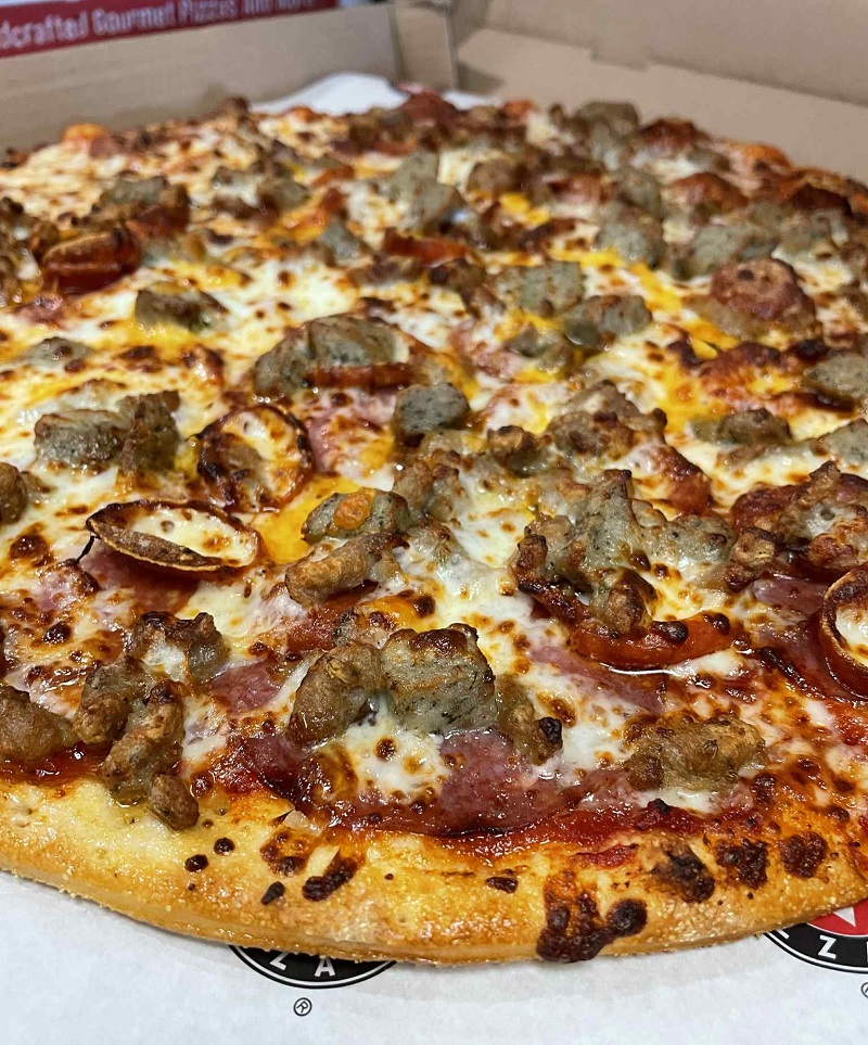 Not just any Friday night, Extreme Pizza night 🍕 Photo by Shep W. #ExtremePizza #pizza #pizzadelivery #Friday #fridaynight #pov #weekend #pizzatime #friends #dinner #dinnertime #afterwork #August #summer #summervibes #summertime #ExtremePizzaNovato #novato #novatoCA #california