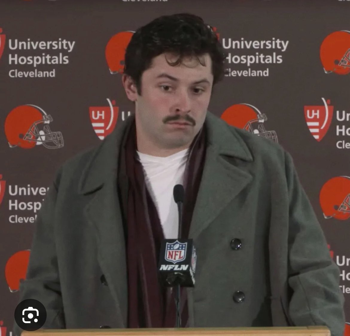 mcdumpy_12's tweet image. Showing up to family brunch the morning after blacking out &amp;amp; pissing myself at my cousins wedding: