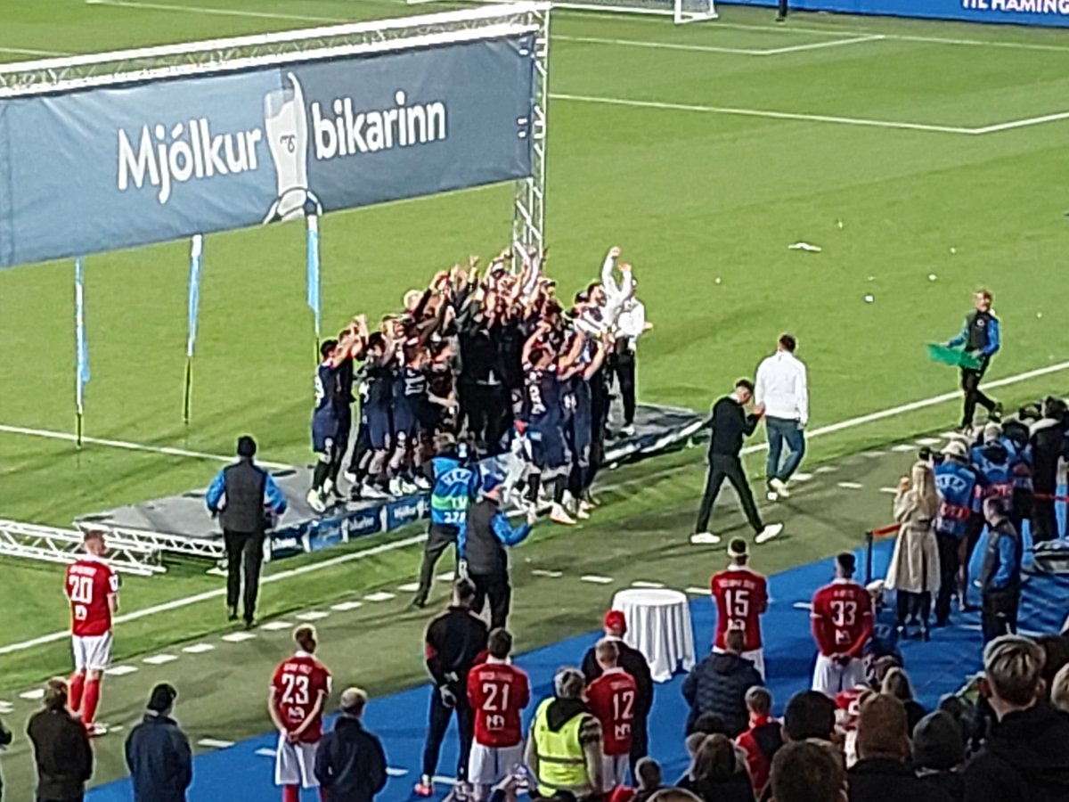 Mjólkbikarinn úrslit.
Valur 0-1 Vestri.
Til hamingju Vestri.