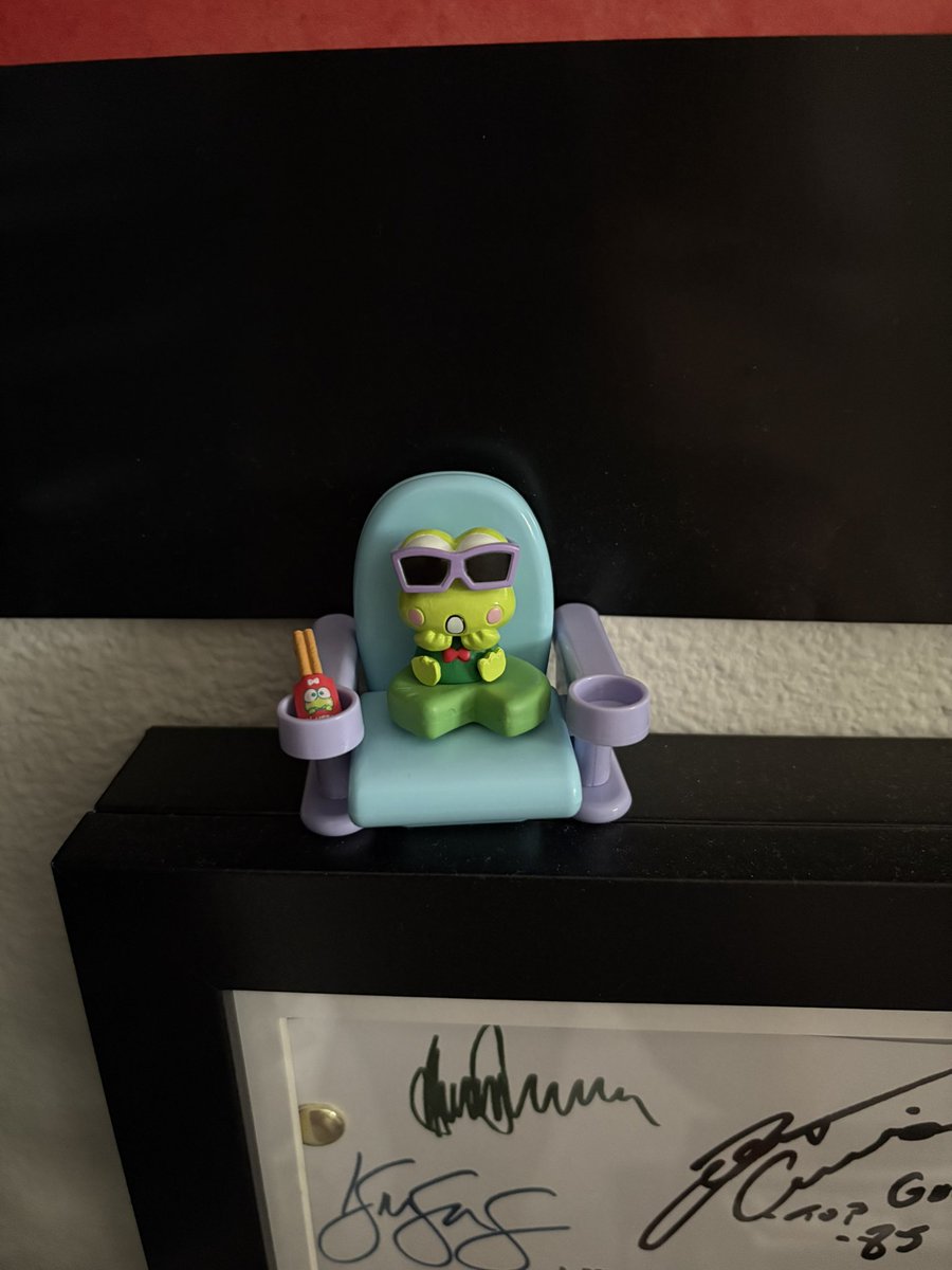 my best friend knows i love movies 
and i love keroppi 
so she got me this.