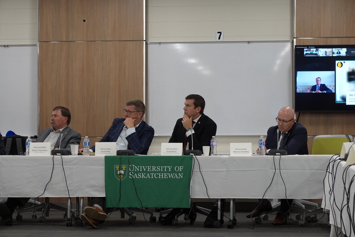 Yesterday, I joined provincial cabinet ministers, the Parliamentary Secretary to the Prime Minister, and federal ministers in Saskatoon to meet with canola producers and industry representatives.

We discussed the severe impacts of China’s retaliatory trade measures, along with