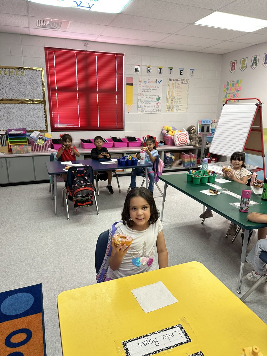 hbarra05's tweet photo. Donut you love math?!🍩 

Kinder Dalmatian’s showing what they know: reading, writing and representing numbers 0-10 🤩@HBall_ES https://t.co/xlTGlw9Ti2