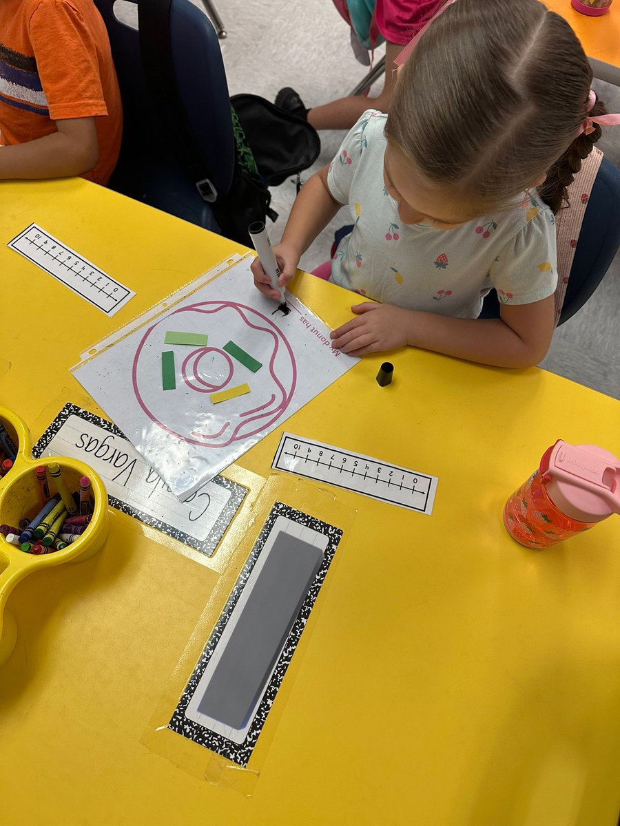hbarra05's tweet photo. Donut you love math?!🍩 

Kinder Dalmatian’s showing what they know: reading, writing and representing numbers 0-10 🤩@HBall_ES https://t.co/xlTGlw9Ti2