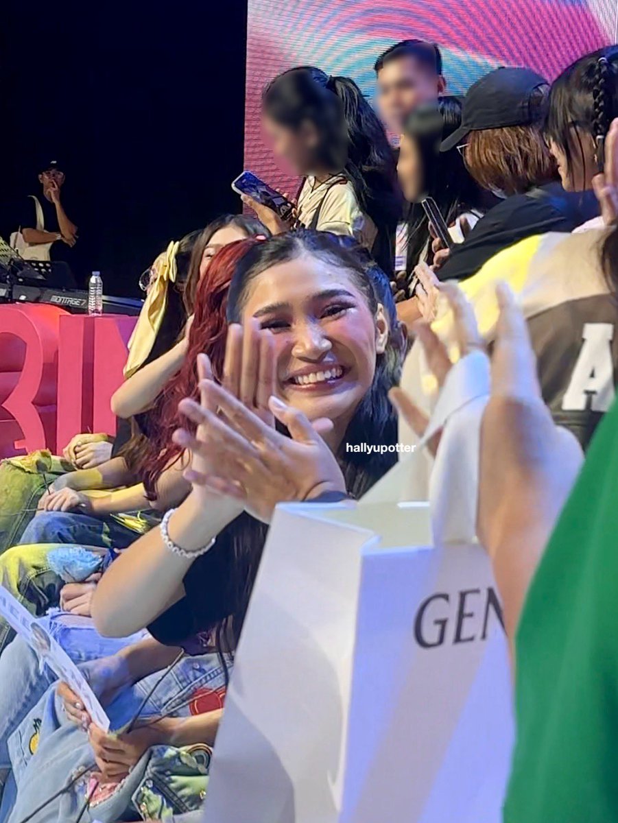 genuinely proud of the woman you are, jhoanna. you’ve always been honest and true about what you feel and how you feel it. you’ve never been afraid to speak your mind, and you’ve always stayed strong despite everything. kahit mahirap. 

never kang tumigil makinig. pinili mo pa