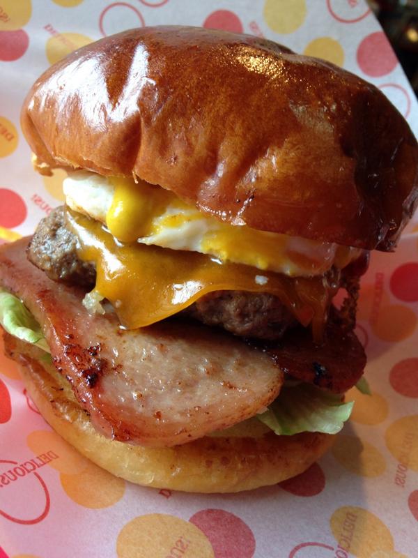 shinsburger0704's tweet image. ⚾決勝ですね

両校にエールを送りつつ
店的には沖縄寄りでございます

#SPAM　A&amp;amp;W　#RootBeer
#BLUESEALIceCream

本日もご来店をお待ちいたしております