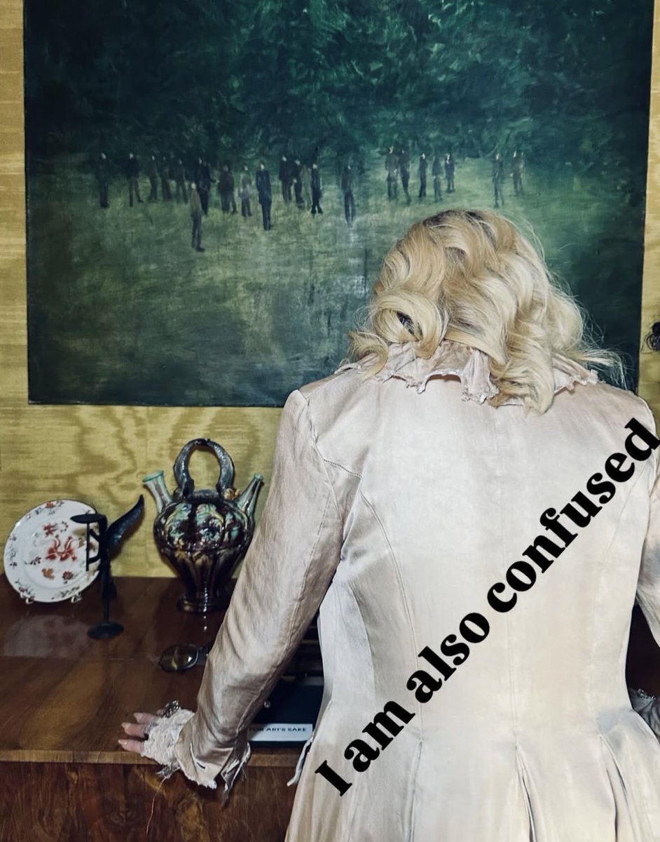 PopCrave's tweet photo. Madonna is confused in new photo. https://t.co/IFZFRukJ6g