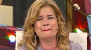 guidomart1n's tweet photo. Tengo al lado en el colectivo a un tipo AMARILLO y no puedo parar de pensar en querer mandarlo a hacerse un laboratorio para que le midan la bilirrubina https://t.co/9SGOOCvjfY