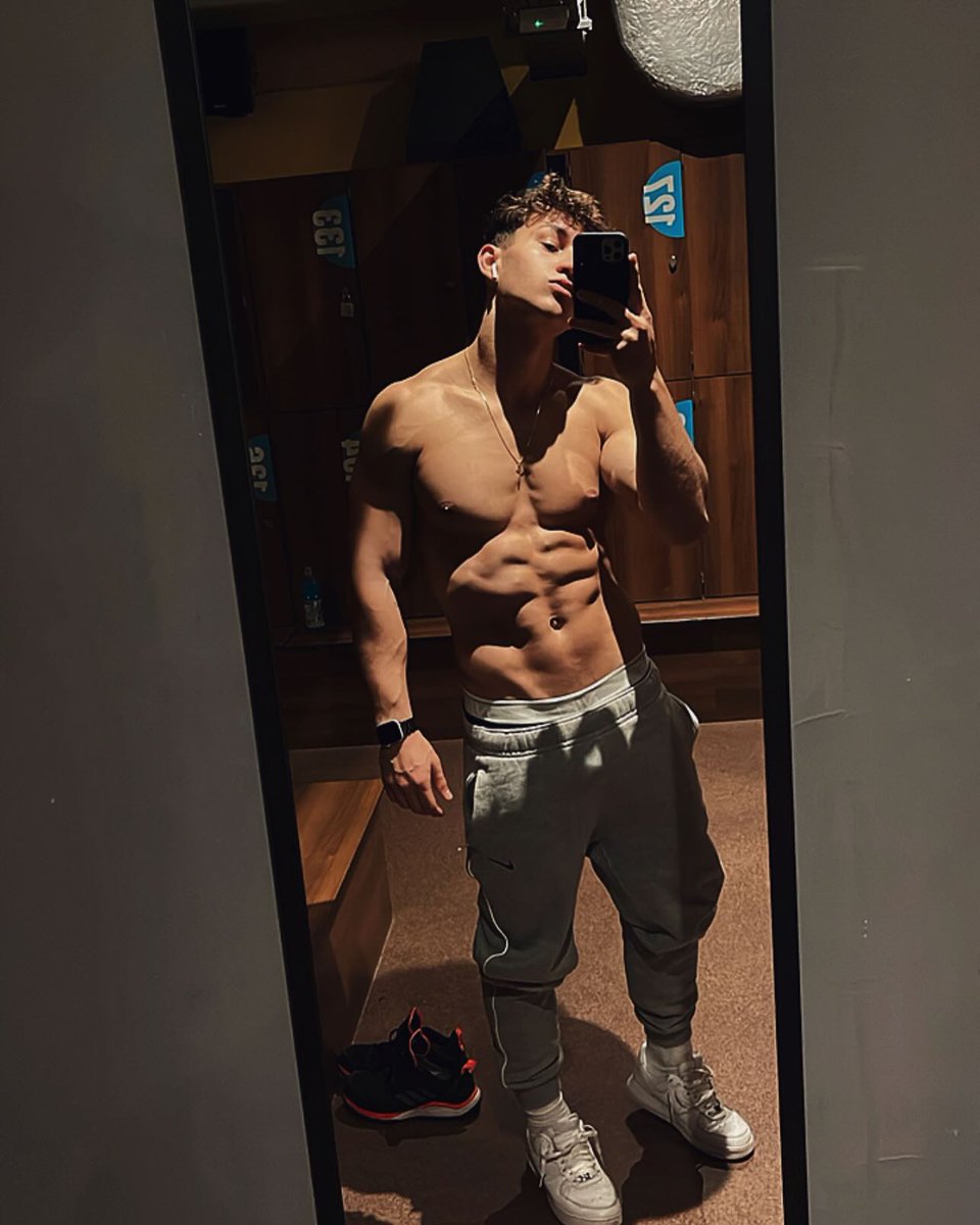 Boysterrr's tweet photo. https://t.co/Dsqr1aTpQN