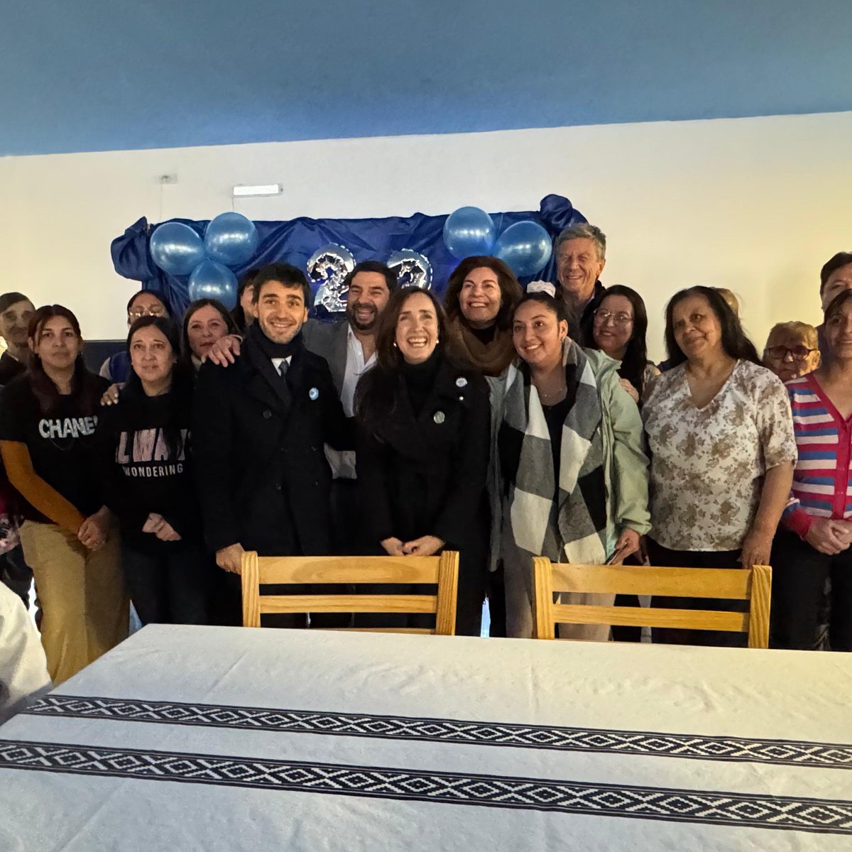 Villarruel Army (@armyvillarruel) on Twitter photo 📍 RIO MAYO - CHUBUT
👉🏻 La vicepresidente <a href="/VickyVillarruel/">Victoria Villarruel</a> visitó el hospital municipal junto al gobernador, el intendente y autoridades.
Siempre cerca de la gente y reconociendo el trabajo de quienes cuidan a la comunidad. 🇦🇷✨ 📍 RIO MAYO - CHUBUT
👉🏻 La vicepresidente <a href="/VickyVillarruel/">Victoria Villarruel</a> visitó el hospital municipal junto al gobernador, el intendente y autoridades.
Siempre cerca de la gente y reconociendo el trabajo de quienes cuidan a la comunidad. 🇦🇷✨