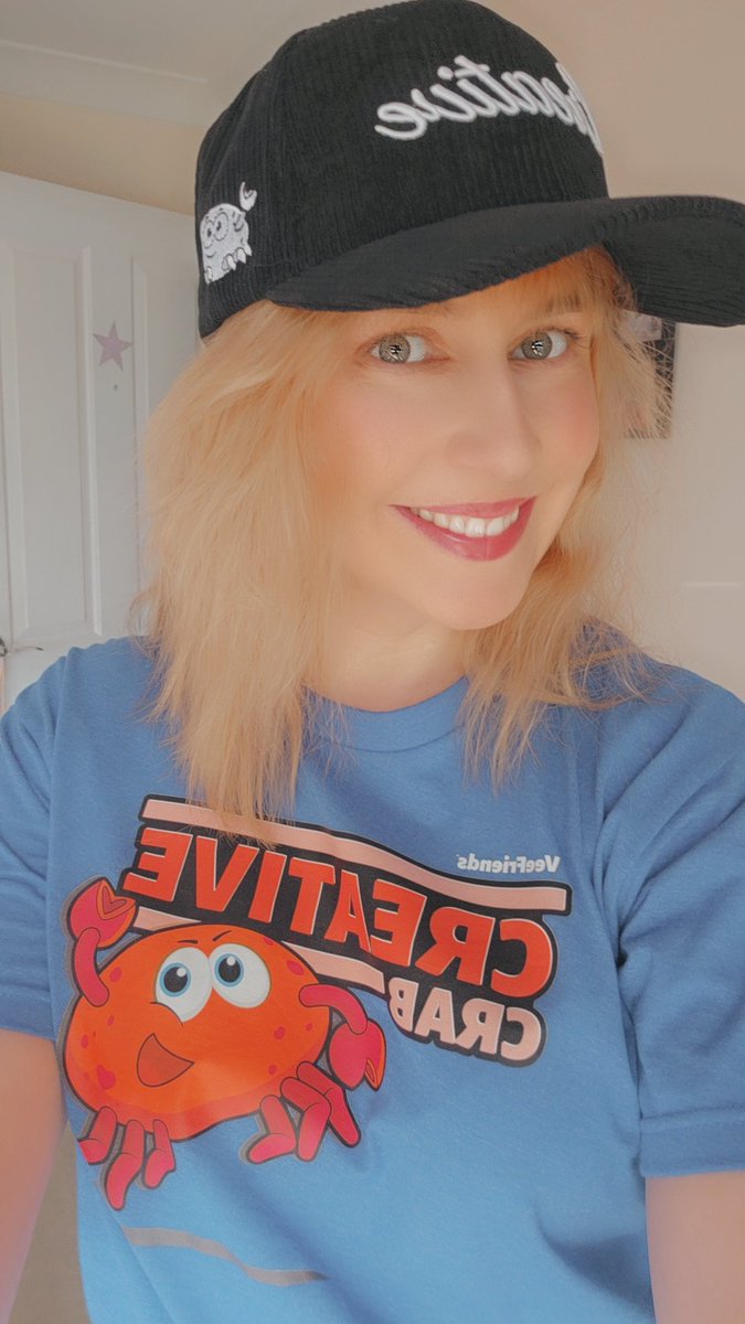 AylaLaaa's tweet photo. Off to find some @veefriends at #CollectFest in Sydney today! #veefriends #creativecrab https://t.co/NJazgV1A4o