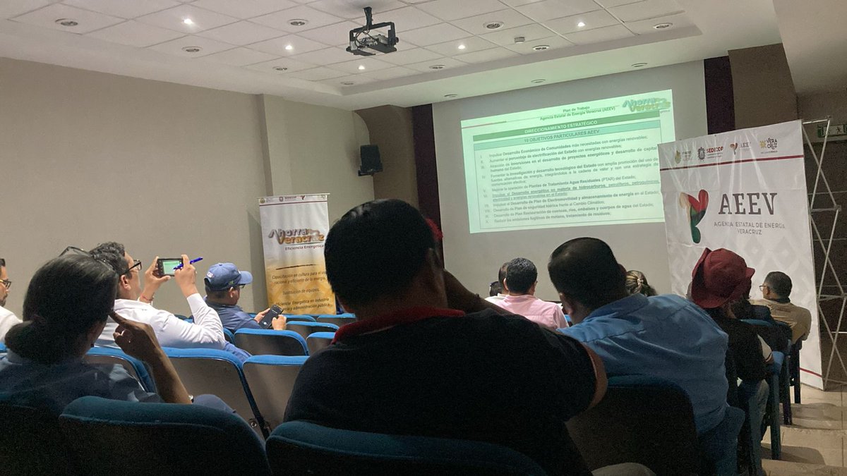 🔋 Charlas “Ahorra Veracruz” en universidades rumbo al Congreso de Energía 2025. ¡Súmate a la transformación! 💡🌱

👉tinyurl.com/2abfzt5f

#AhorraVeracruz #CongresoEnergíaVeracruz2025 #PorAmorAVeracruz #Veracruz #BocaDelRio #Xalapa