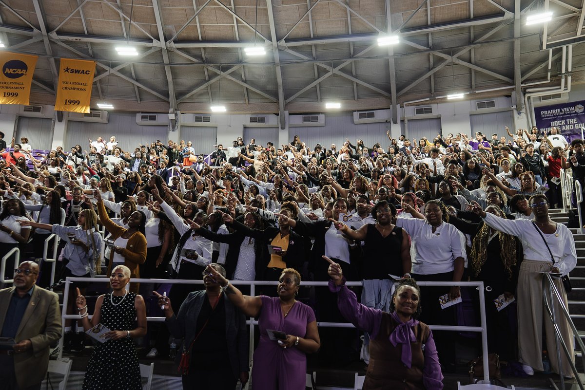 PVAMU's tweet image. Today, we closed out Panther Camp Week with the Freshman Pinning Ceremony, officially welcoming the Class of 2029 into the Panther Family. 💜🐾
 Congratulations, Panthers—you are home.

#PVAMU29 #PantherWeek #PantherPride #WelcomeToTheHill