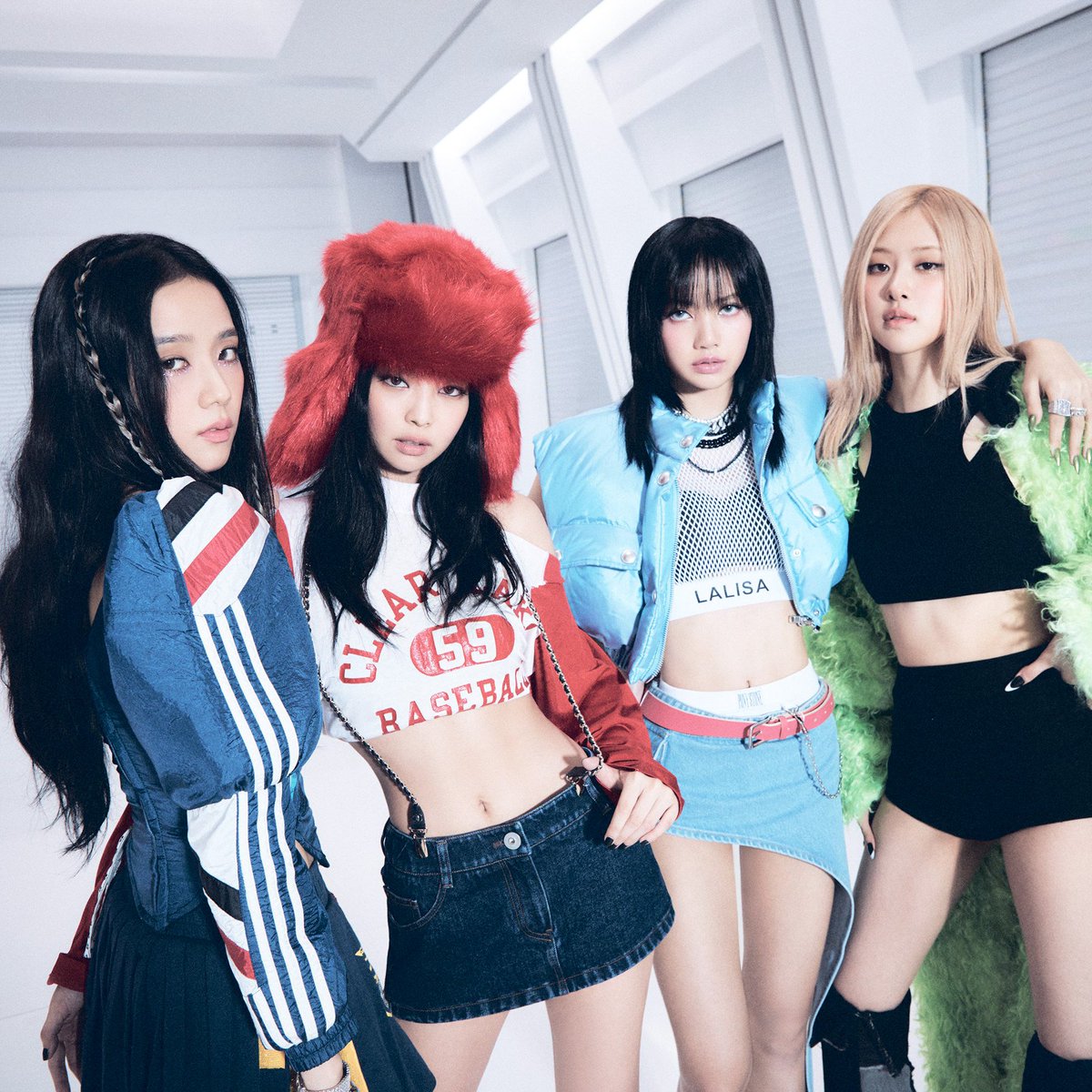 LalisaTay_1327's tweet photo. 'BORN PINK' de BLACKPINK se convierte en el ÚNICO álbum de un grupo femenino en tener múltiples canciones con más de 800 Millones de reproducciones en Spotify 

Actualmente 'PINK VENOM' y 'SHUT DOWN' han superado esta marca en Spotify https://t.co/JCqBgjyLo9