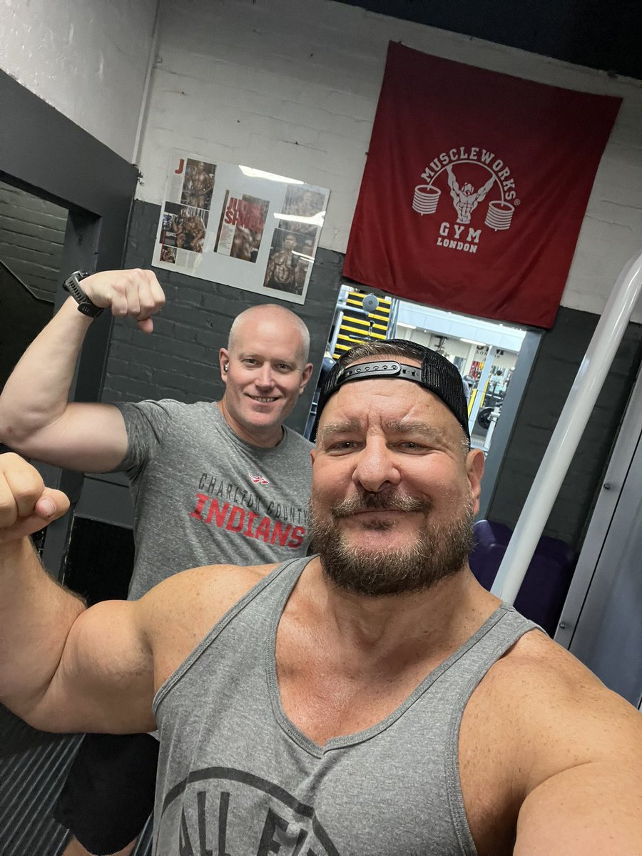DocSampson13's tweet image. TGIFLEXFRIDAY: London edition @Muscleworkgymnpowered  by @cellflo6  LFG💪🏼 We will be back tomorrow for more swole @aew #teammed