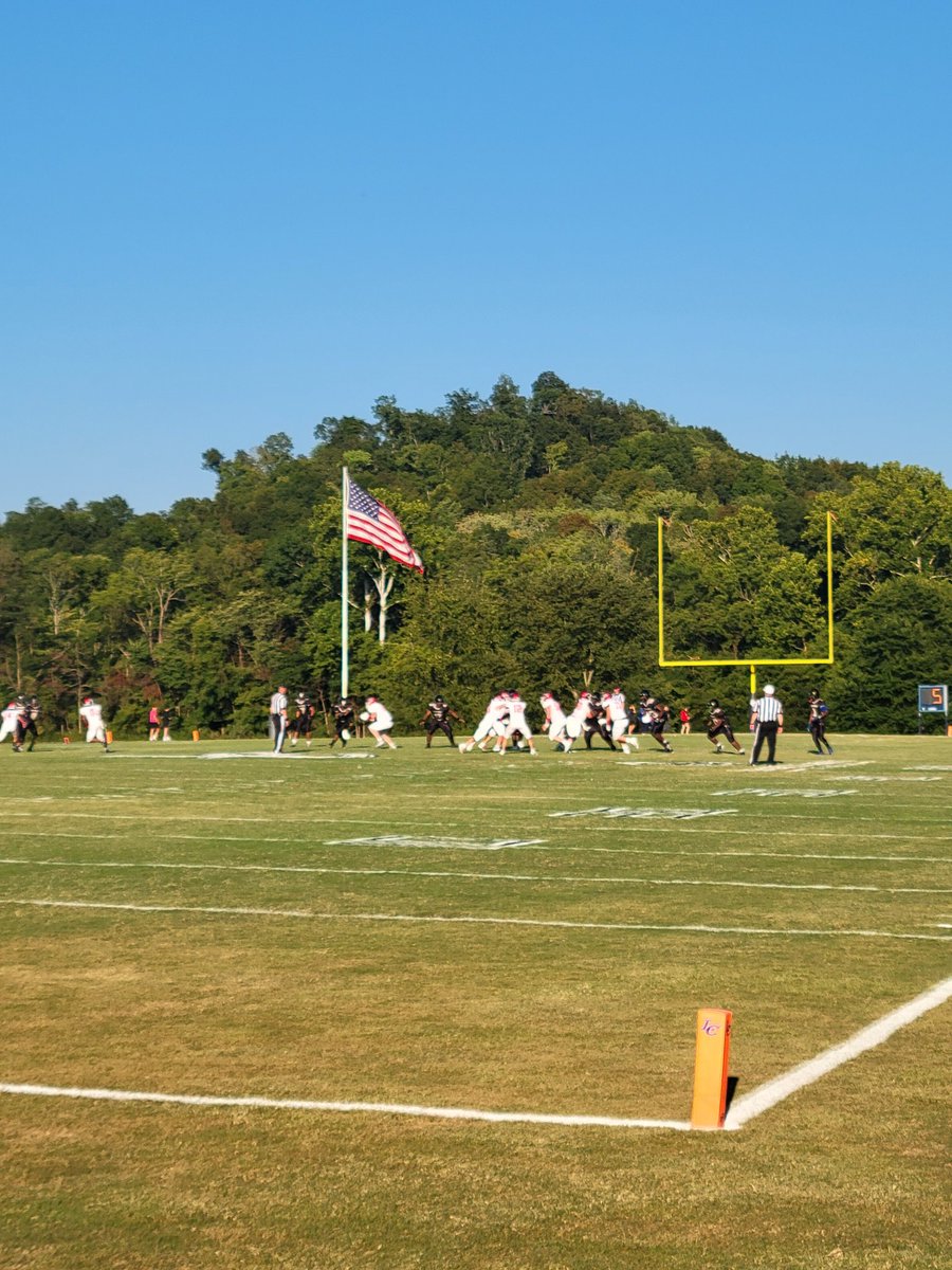 First game of the night in the Lewisburg Bank Bowl. Russellville Panthers vs Daviess Co.