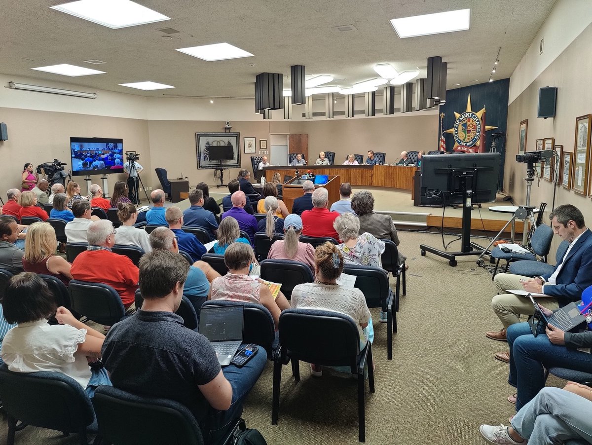 Today, the St. Charles City Council unanimously voted in support of a 1-year moratorium on data centers. This is a step I fully support and congratulate council members Justin Foust, Denise Mitchell, Michael Galba, and Vince Ratchford for calling for the special session.