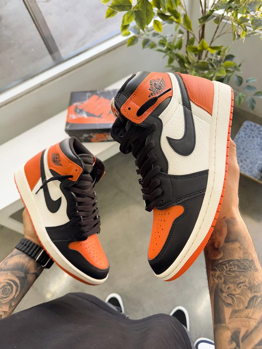 JustFreshKicks tweet media