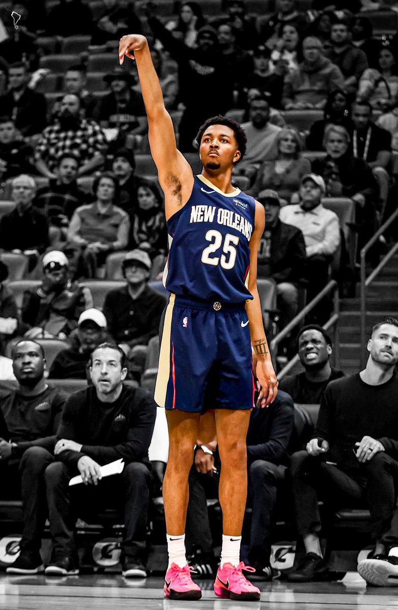 SPURS LATAM (@spurs_latam) on Twitter photo ¿𝐄𝐋 𝐀𝐋𝐄𝐑𝐎 𝐐𝐔𝐄 𝐍𝐎𝐒 𝐅𝐀𝐋𝐓𝐀?
Según <a href="/JakeLFischer/">Jake Fischer</a> los Spurs (y los Warriors) estarían mostrando interés en el alero de New Orleans Pelicans, Trey Murphy III.
Sus promedios en la 2024/25:
21.2 PTS | 5.1 REB | 3.5 AST
*Y lleva DOS temporadas seguidas metiendo 3 ¿𝐄𝐋 𝐀𝐋𝐄𝐑𝐎 𝐐𝐔𝐄 𝐍𝐎𝐒 𝐅𝐀𝐋𝐓𝐀?
Según <a href="/JakeLFischer/">Jake Fischer</a> los Spurs (y los Warriors) estarían mostrando interés en el alero de New Orleans Pelicans, Trey Murphy III.
Sus promedios en la 2024/25:
21.2 PTS | 5.1 REB | 3.5 AST
*Y lleva DOS temporadas seguidas metiendo 3