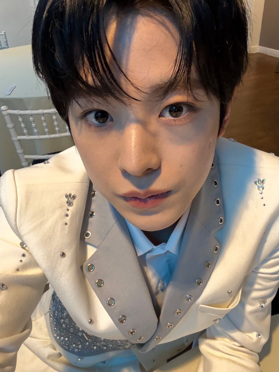 flashing back when i was finishing smtown! i remember how nervous but also how excited i was to go on stage. it was such an incredible experience to perform for people and to see all the bright lights.