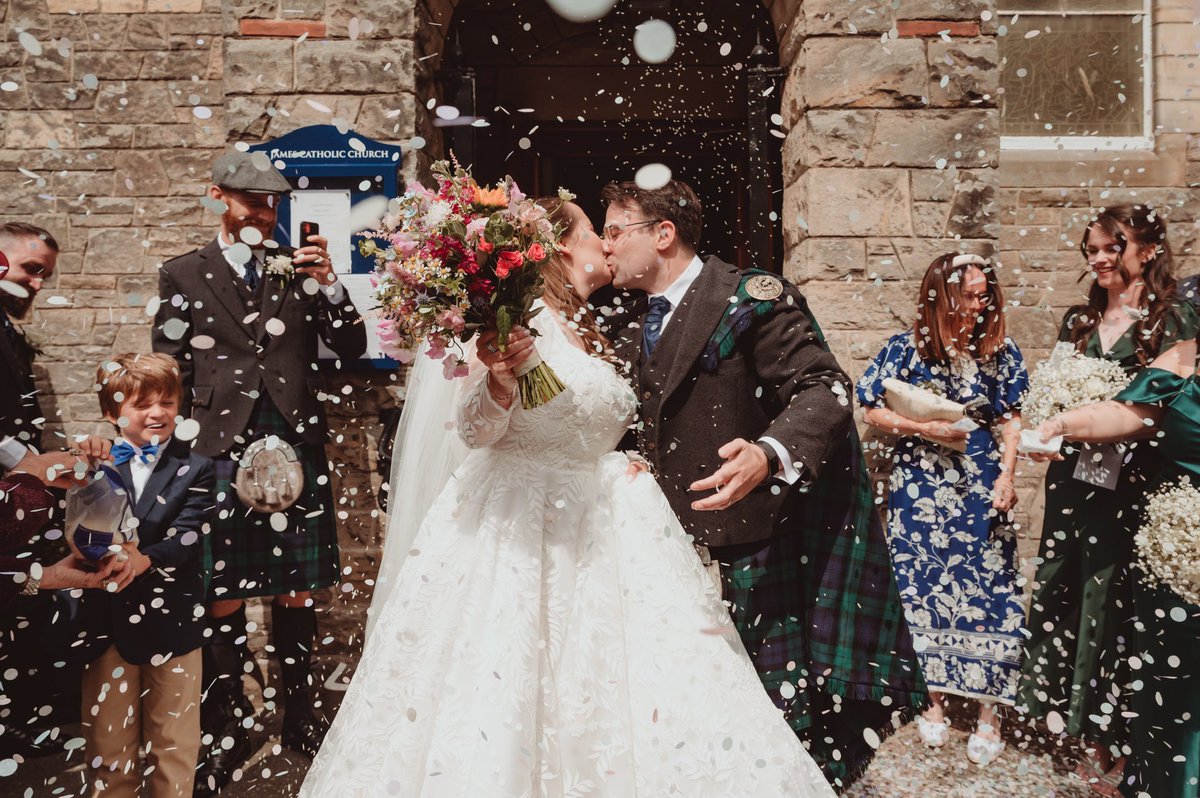Mrs_Gaffney_'s tweet photo. The most perfect day 💒 👰🏻‍♀️🤍 Now officially Mrs Gaffney! 😌 https://t.co/haufi90F4w