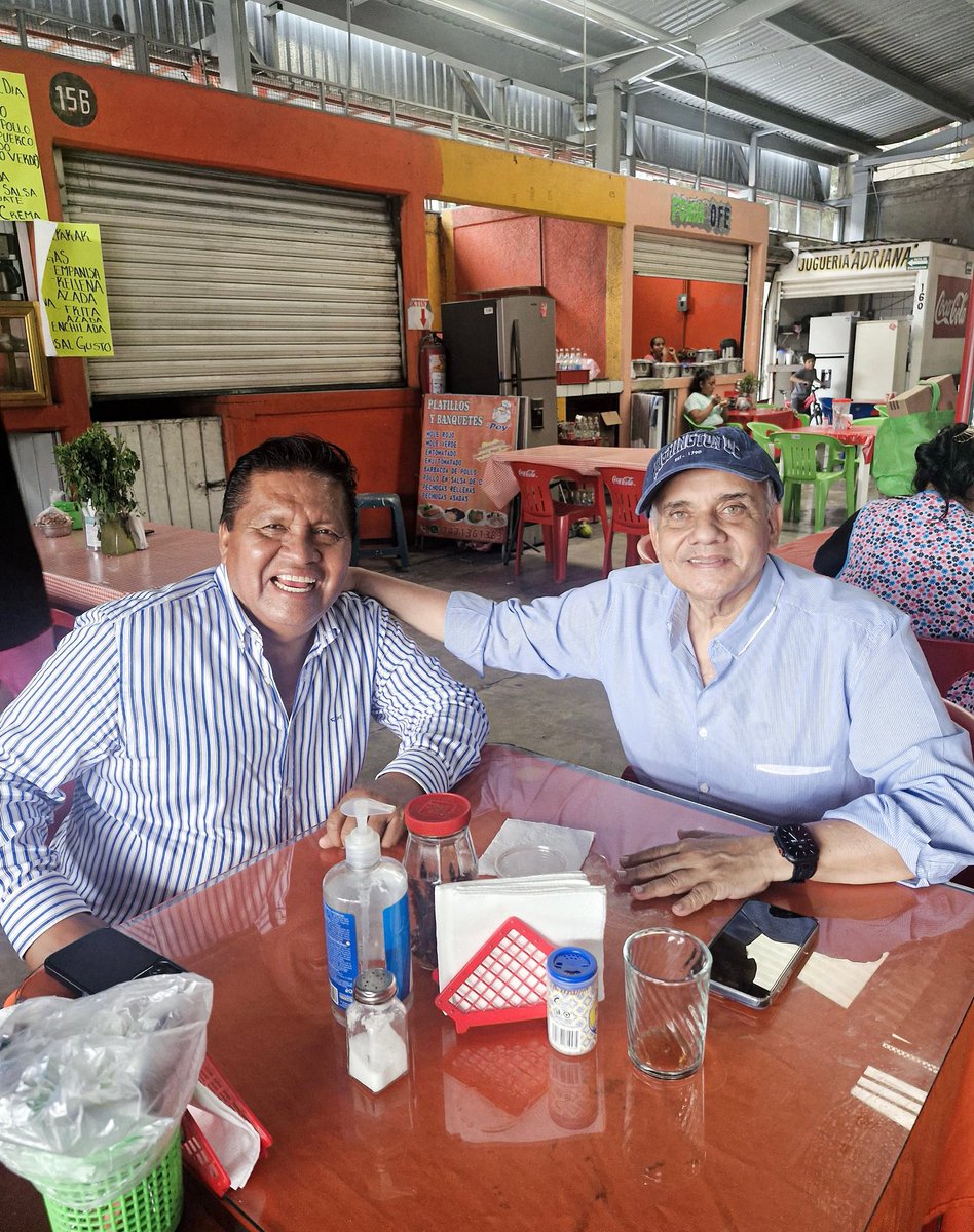 DavidGamaP's tweet photo. Siempre es un gusto saludar a mi estimado amigo, el Senador y Coordinador del GPPRI en el Senado, Manuel Añorve Baños, un hombre preparado y político de gran trayectoria.

#DavidGama https://t.co/pL44NukOvi