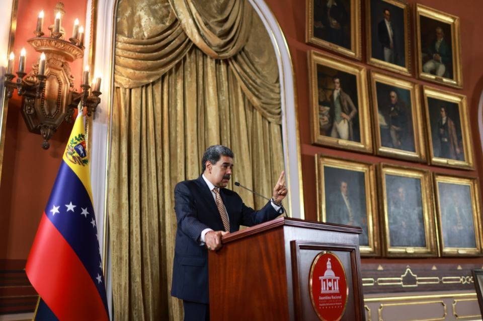 Presidente Nicolás Maduro: Este es un tema de la paz, de América Latina y el Caribe. Quien agrede y amenaza a una nación, amenaza a todos los países de la región. Es tiempo de valentía, juntar el esfuerzo, reunir la voluntad nacional y poner a un lado las diferencias.