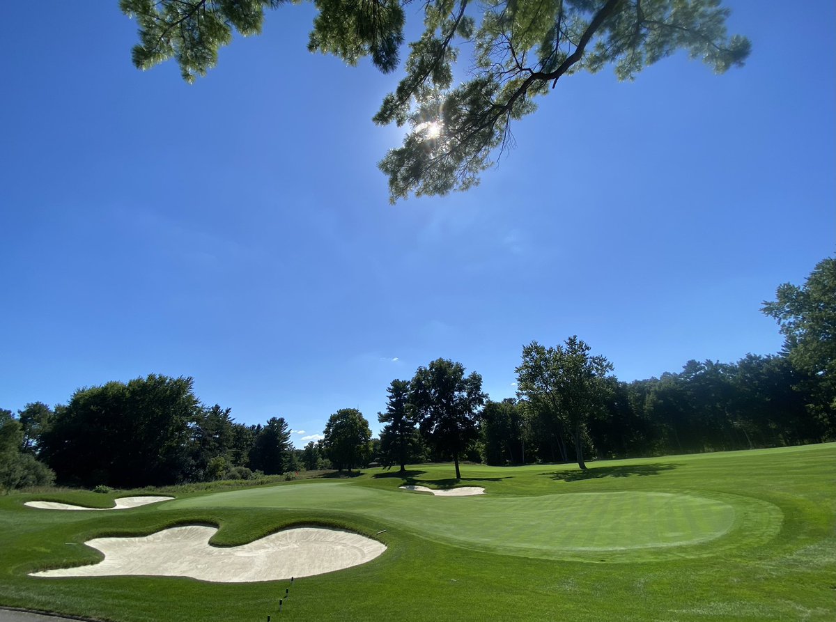 Look for the dot…setting specific pins in the dark sometimes requires pre-planning, the thread scissors and a dedicated Team got it done this morning…Day 1 Club Championships complete…full field tomorrow and Sunday.  👏