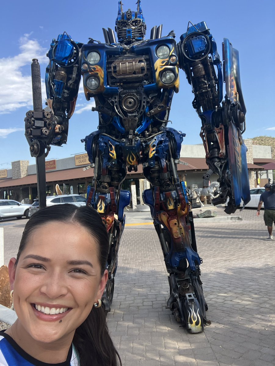 Calling all Transformers fans!
Optimus Prime was just installed in Cave Creek.

📍6401 E Cave Creek Rd
