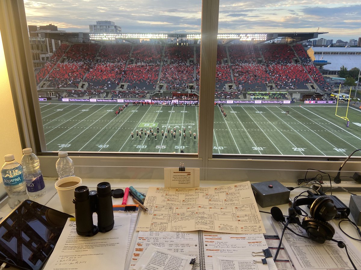 Morley_Scott's tweet photo. Kickoff from Ottawa in about 10 minutes #Elks vs RedBlacks.  #BoothShot  https://t.co/y1h6SIUb99 https://t.co/y4rJJpcneC