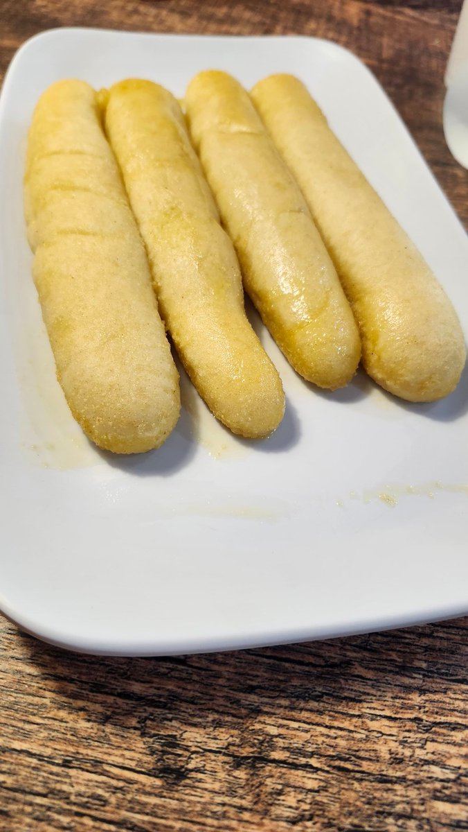 FPSausage's tweet photo. No context bread sticks. https://t.co/qEtdk0NXwN