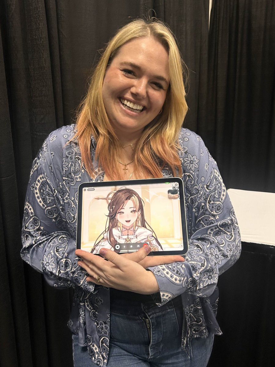 Hold me closer baby girl 🫦