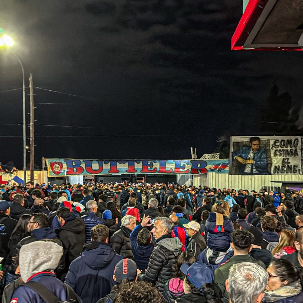 Juanpi_Ugarte's tweet image. Te vamos a defender y cuidar hasta el día que nos toque partir.

Todos unidos por San Lorenzo.