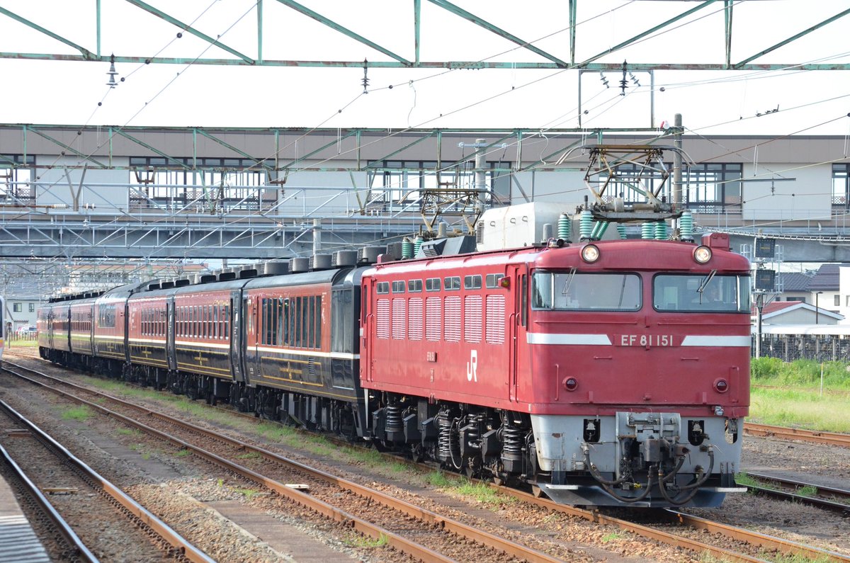 ELがばんえつ物語号12系客車を牽引》 #EF81 #磐越西線 #新津駅 #信越
