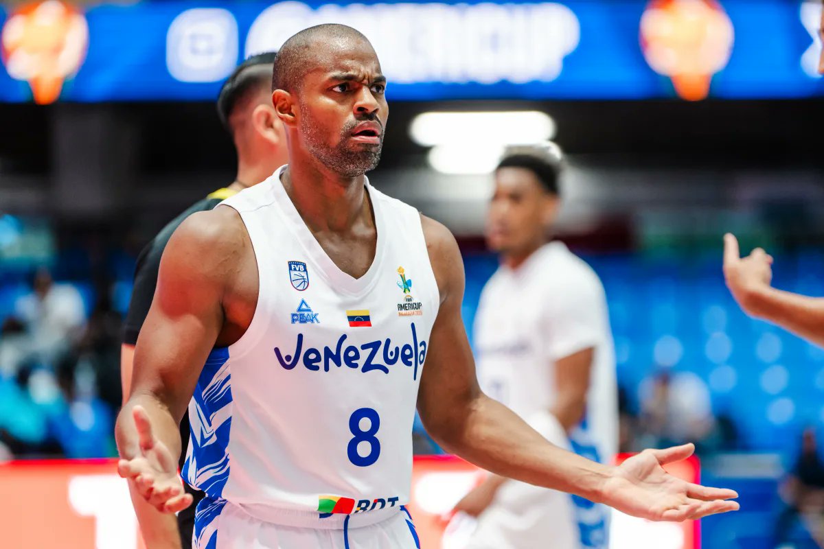 Venezuela cae en su debut en la AmeriCup 2025

📌 La Vinotinto fue superada 88-54 por Canadá en un partido donde mostró falta de efectividad ofensiva (33% en tiros de campo, 35% en triples) y 38 puntos permitidos en la pintura.

📌 Yohanner Sifontes fue el mejor criollo con 14
