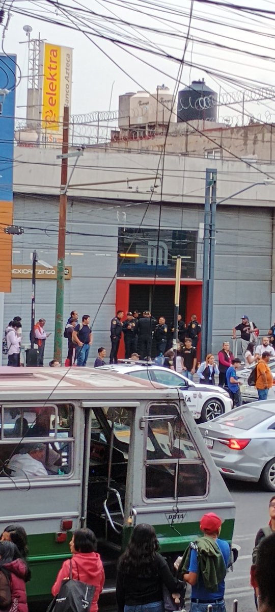 lilihe23's tweet photo. @MetroCDMX Mexicaltzingo sigue cerrado https://t.co/eu97NZkbcd