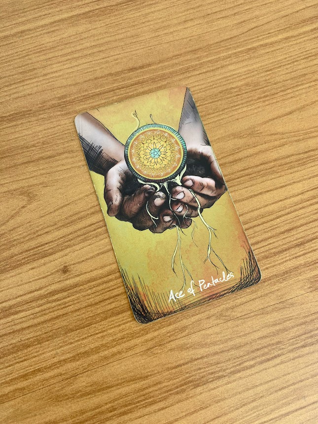 ♑️ Capricórnio - Conselho

Um novo projeto está surgindo, e com ele chega a promessa de abundância. O Ás de Ouros lembra que toda oportunidade que nasce agora carrega potencial de crescimento, prosperidade e estabilidade. É o momento de investir sua energia, sua dedicação e