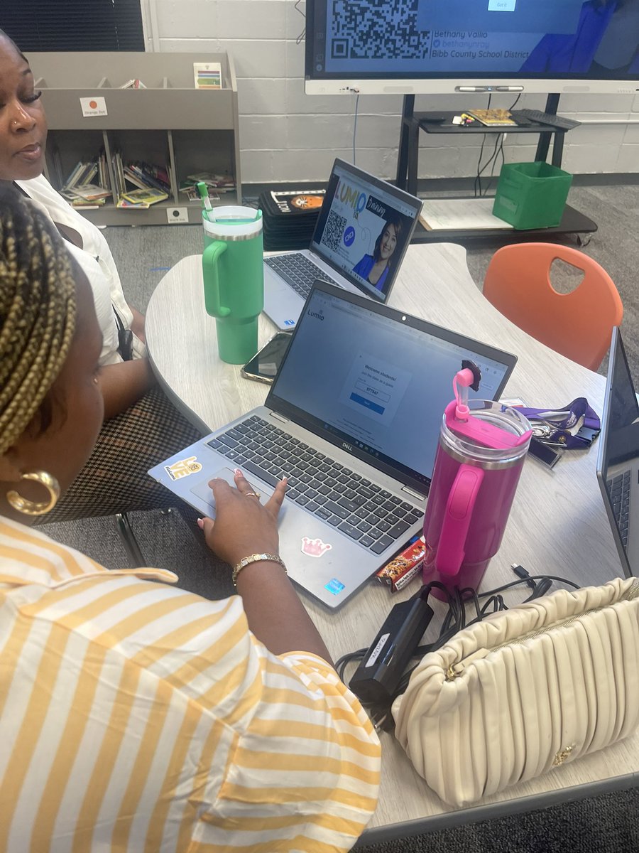 BethanyITC's tweet photo. Always a fun time sharing @lumiosocial with teachers—whether they’re brand new or seasoned pros!! 💡📚✨ Yesterday, I got to share ☝️ of my favorite tech tools 🧰 with the awesome teachers @MckibbenLane! @krwall1908 @BibbSchools #Built4Bibb https://t.co/W6dWsKZF2s