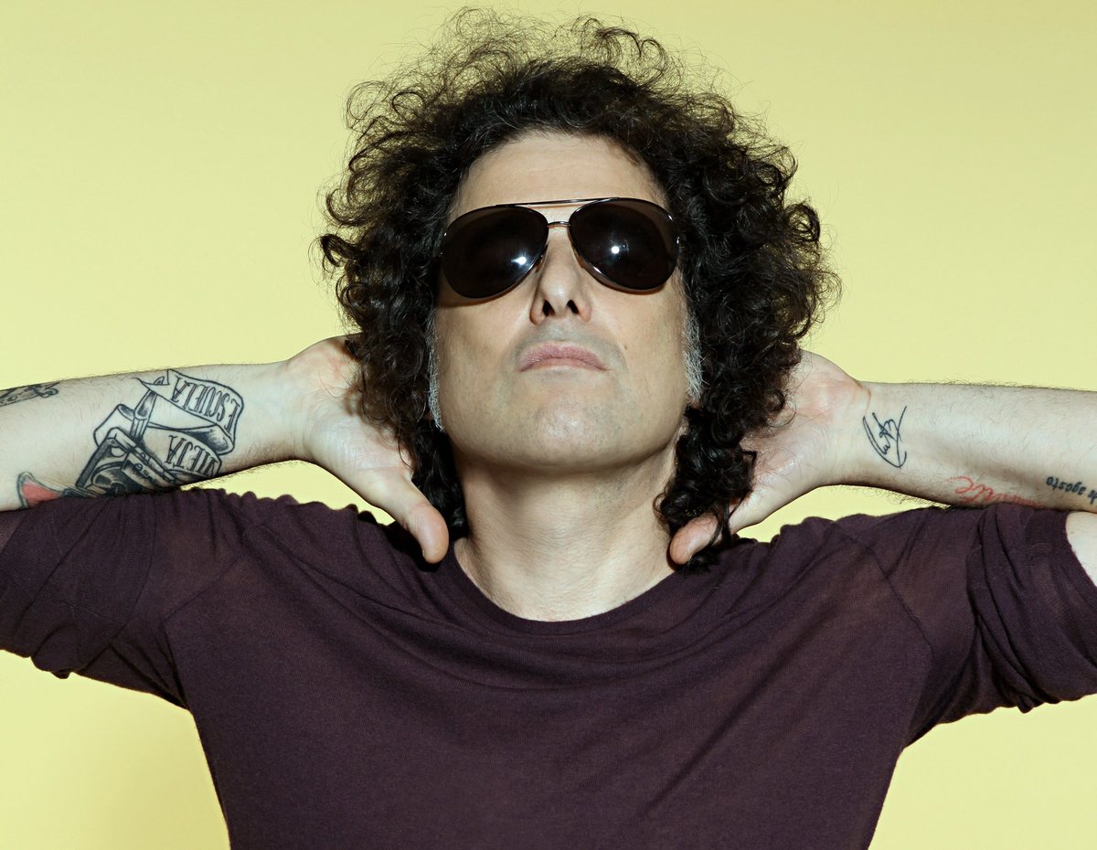 #AHORA | En #PerdidosEnElEspacio 🚀 #CrónicasGillespianas con <a href="/gillespiok/">GILLESPI 🎺</a> sobre Andrés Calamaro, uno de los íconos del rock nacional, quien hoy cumple 64 años.

💻 provinciaradio.com.ar