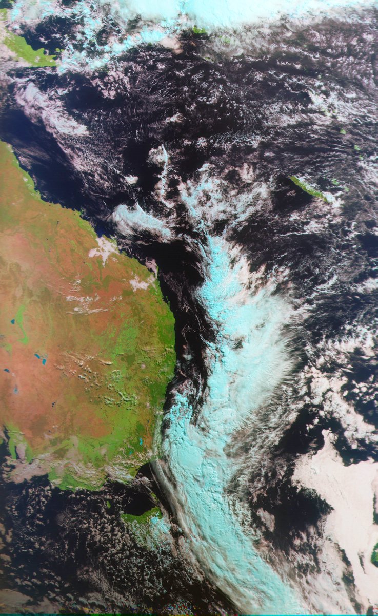 #MeteorMN2_3 (22:37UTC) 8:37am 23 Aug AEST
#Satdump, #QFH, #Nooelec Noaa, #RTLSDR
#weather #LRPT #Satellite #Australia