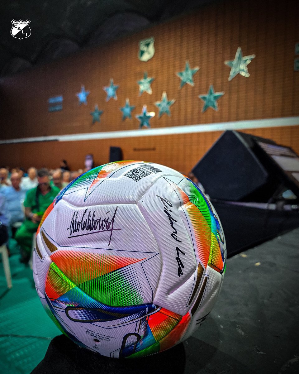 ✰ ✰ ✰ ✰ ✰ ✰ ✰ ✰ ✰ ✰ 𝓥𝓪𝓶𝓸𝓼 𝓟𝓸𝓻 𝓛𝓪 𝓞𝓽𝓻𝓪… ⚽️🏟️🍺

Lo único que pido, lo único que quiero.