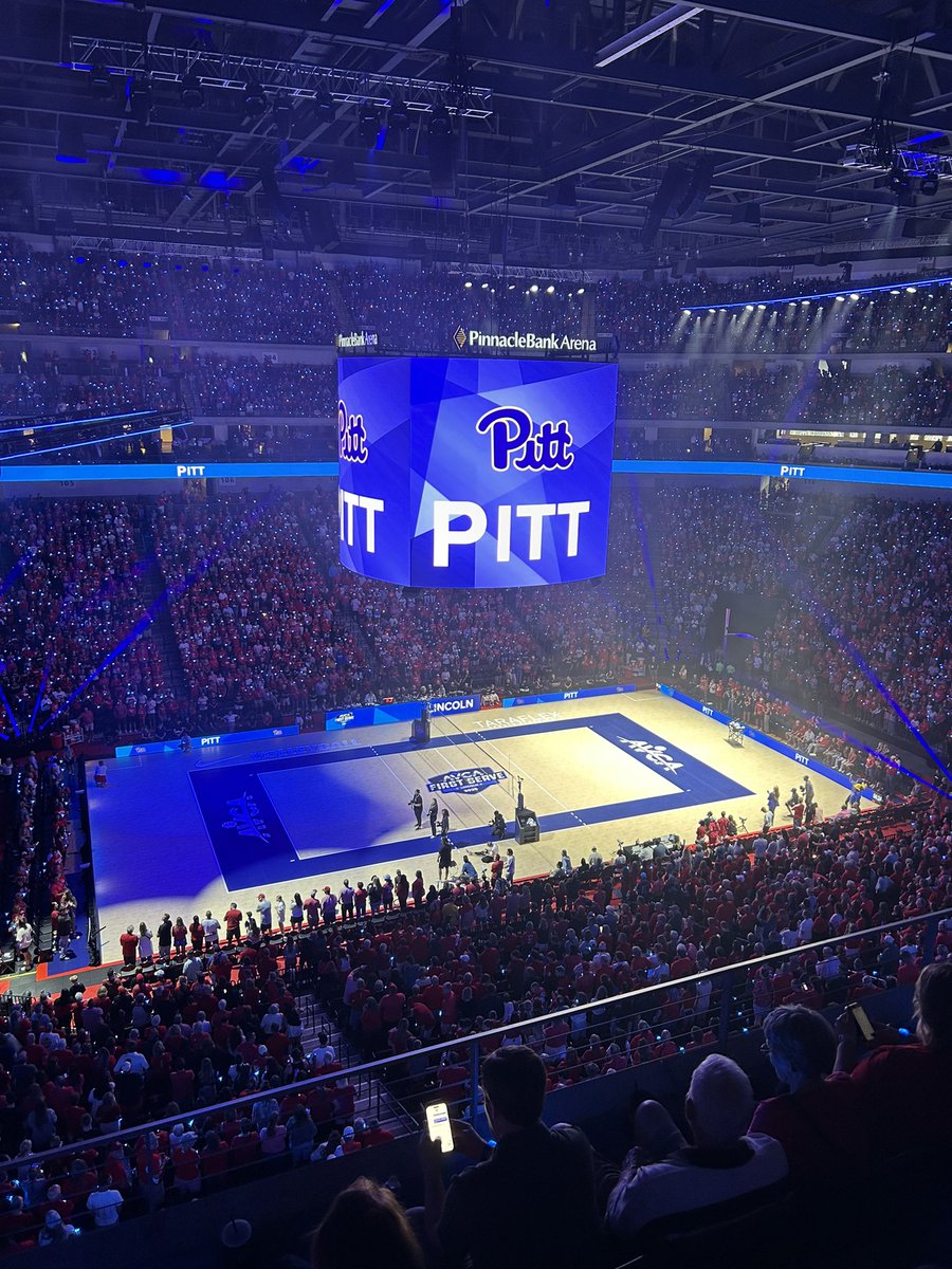 AaronMillerUofL's tweet photo. Kicking off the 2025 fall sports season with a @Pitt_VB match against the #1 team in the country. @AVCAVolleyball #FirstServe https://t.co/lAuP0Ykv5I
