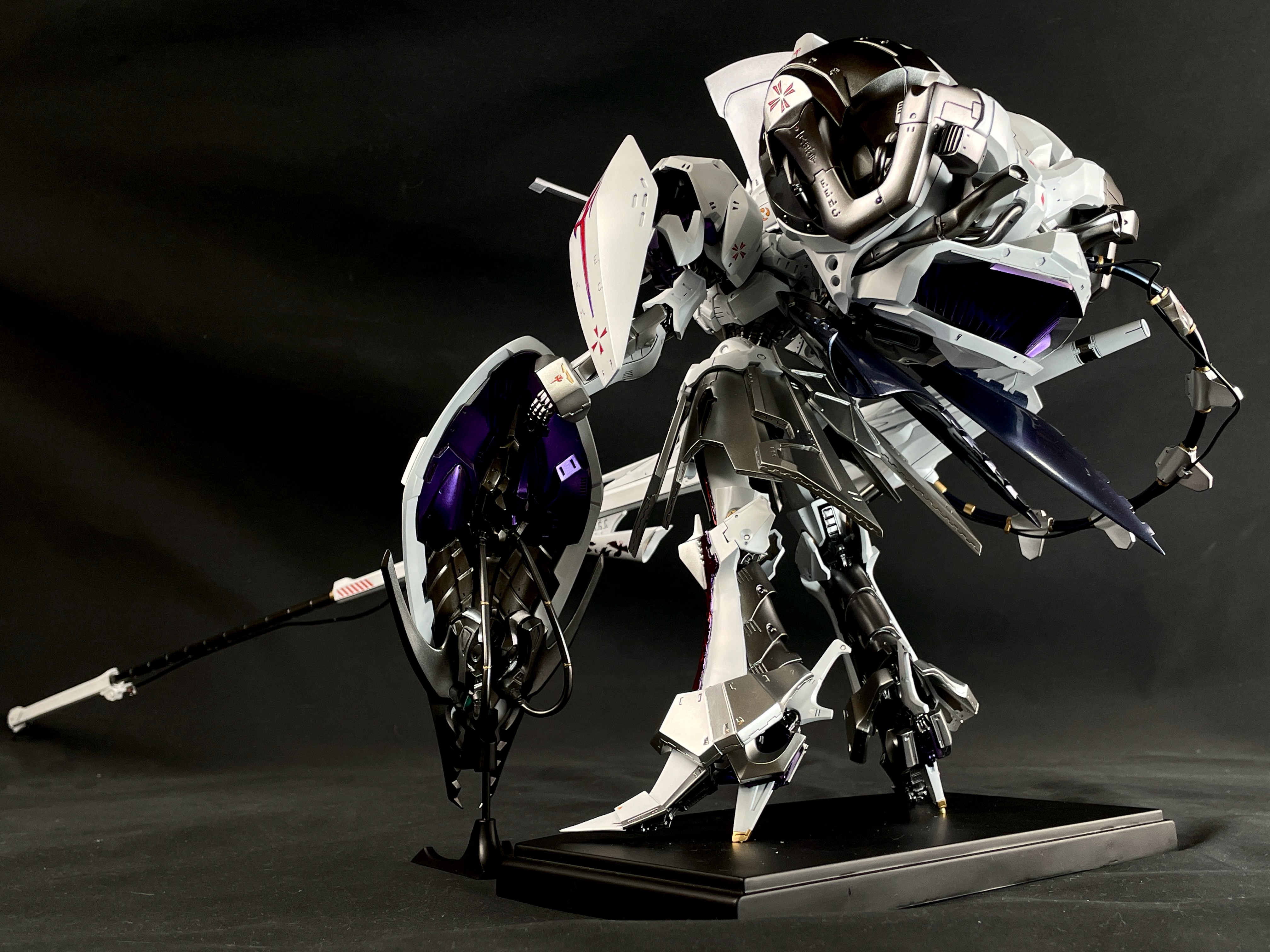 レッドミラージュ V-3 インフェルノナパーム FSS ボークス ガレージキット ボークス伝説の「L.E.D.ミラージュV3 インフェルノ・ナパーム