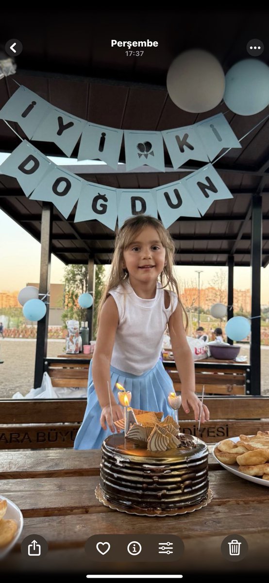 Şans öyle birşeydir ki nereden ne zaman nasıl geleceğini bilemezsin… Tanrı varsa çocukları her zaman insanların iyi tarafları ile karşılaştırsın…