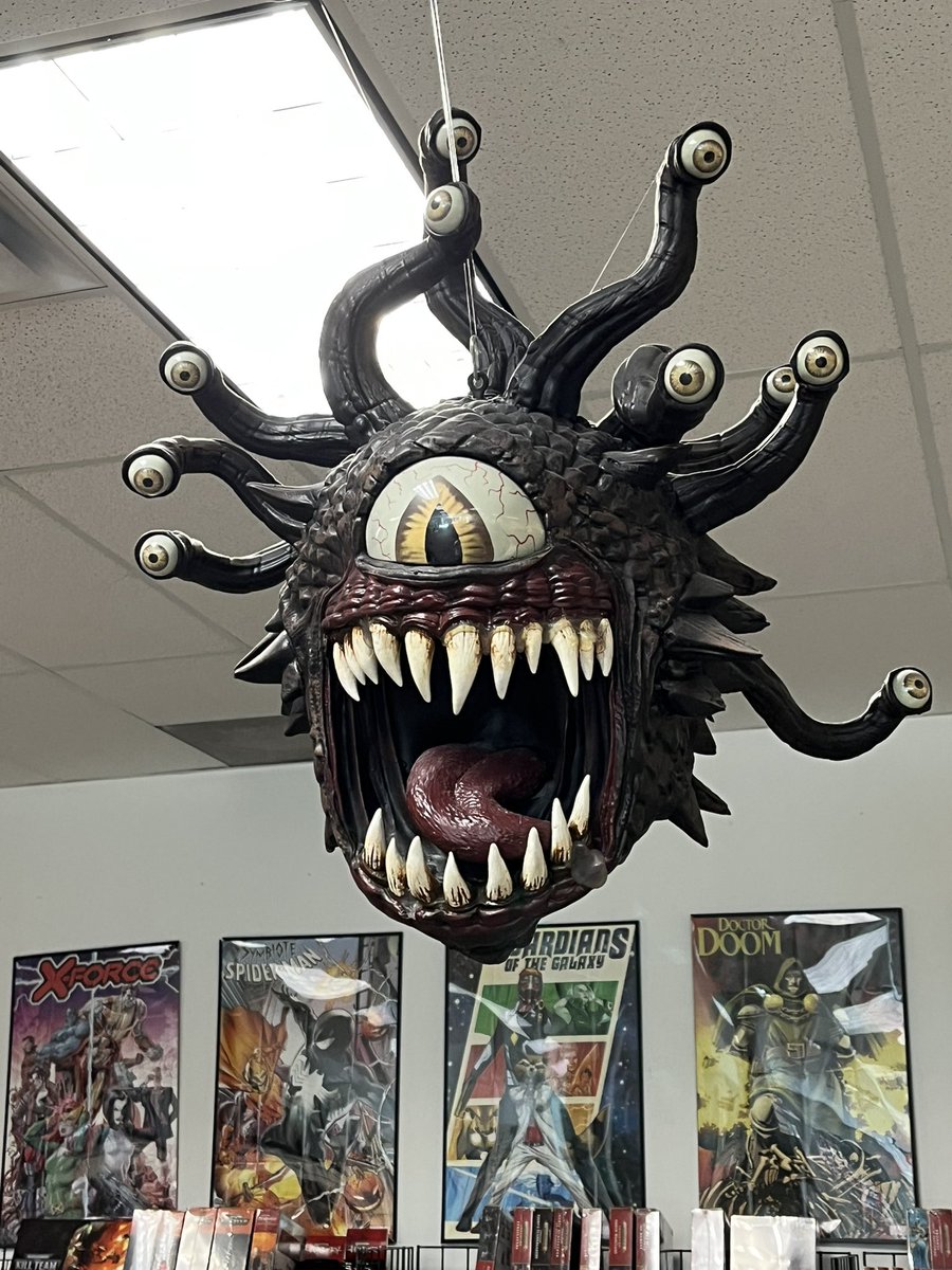 Was running an errand and came across this Beholder in the wild. I’ve always been enamored with the design of this monster and will return to slay him at some point 👁️