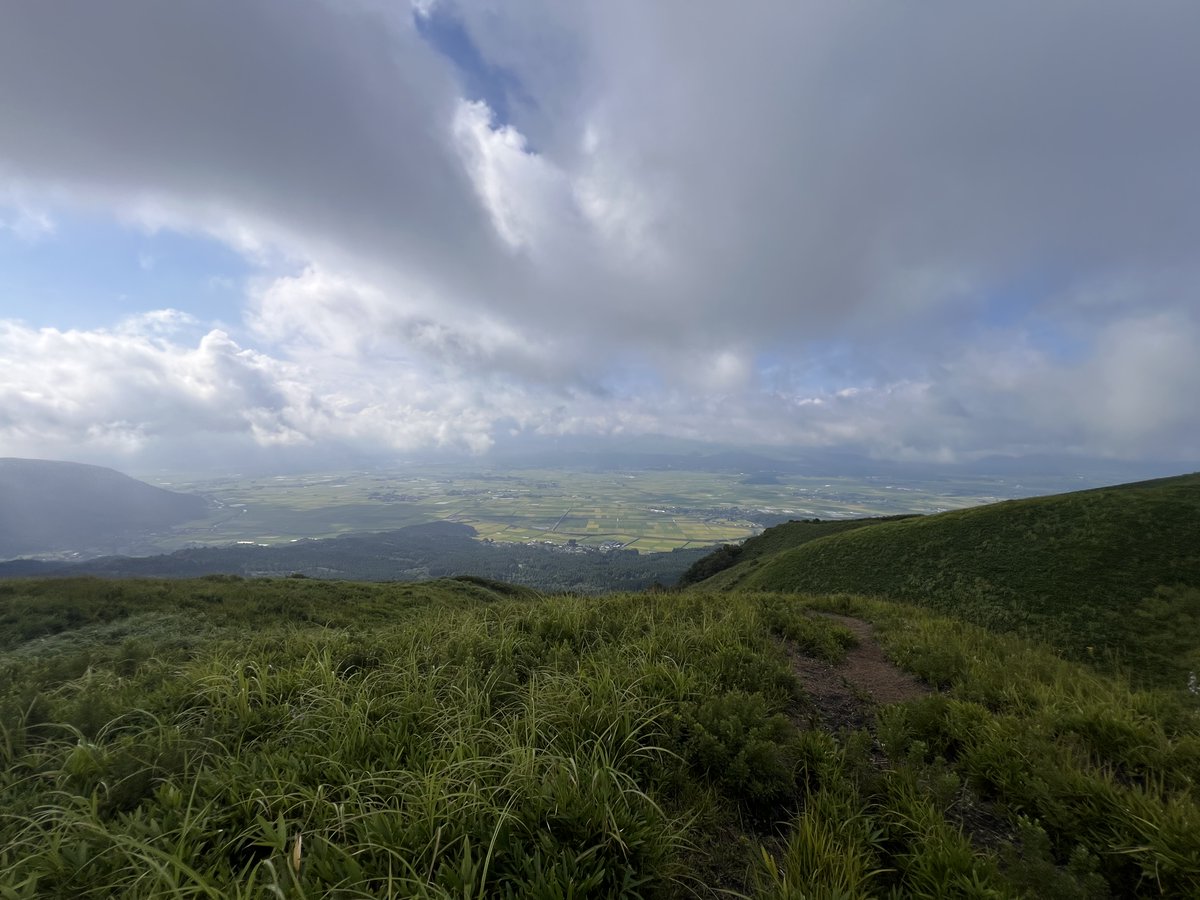 目が覚めたら、すぐさま車に乗り込んでドライブ