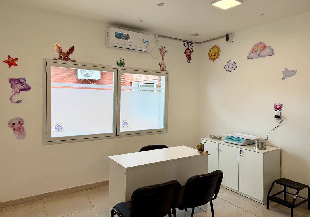 Gran noticia para Mar Chiquita.
Acompañamos a <a href="/WWischnivetzky/">Walter Wischnivetzky</a>
en la inauguración de la nueva guardia del CAPS de Santa Clara del Mar.
👉 Incluye sala de admisión, sala de espera y consultorios de pediatría y adultos.
Con esta obra mejoramos la atención  del sistema de salud local