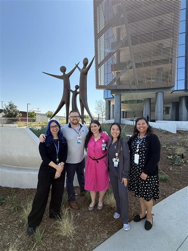 cityofhopeoc's tweet image. The Spirit of Life statue now welcomes everyone to our cancer specialty hospital, opening this year — a new symbol of hope for Orange County. 💙✨

🔗 : bit.ly/4lvtxQ3

#ThisisHope #CityofHopeOC