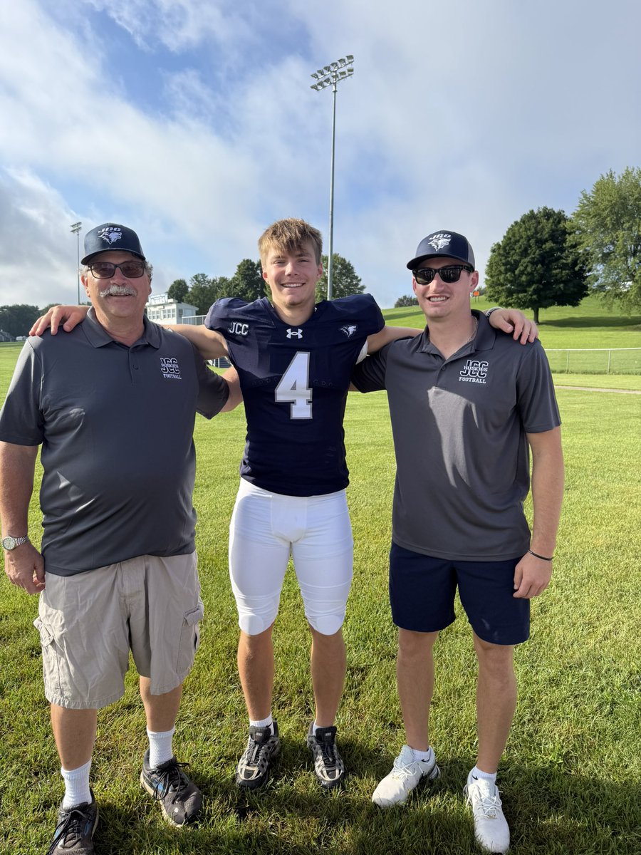 RudyVoss's tweet photo. One last time 🥲 @romanvoss2 @chazwack10 https://t.co/3ctca1KACu