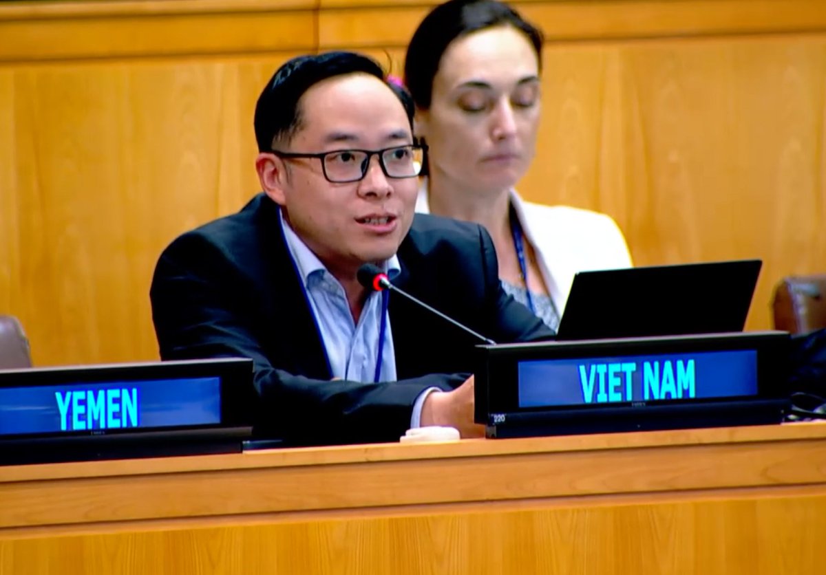 IISD_ENB's tweet photo. Delegates ended week one of #BBNJ Agreement #PrepCom2 addressing Secretariat arrangements, rules of procedure for the COP, reporting requirements, and potential guidance to @theGEF Council on its ninth replenishment
Read โก๏ธ https://t.co/duK0OIABzD
#ocean #SDG14 https://t.co/a4T69SVVnL