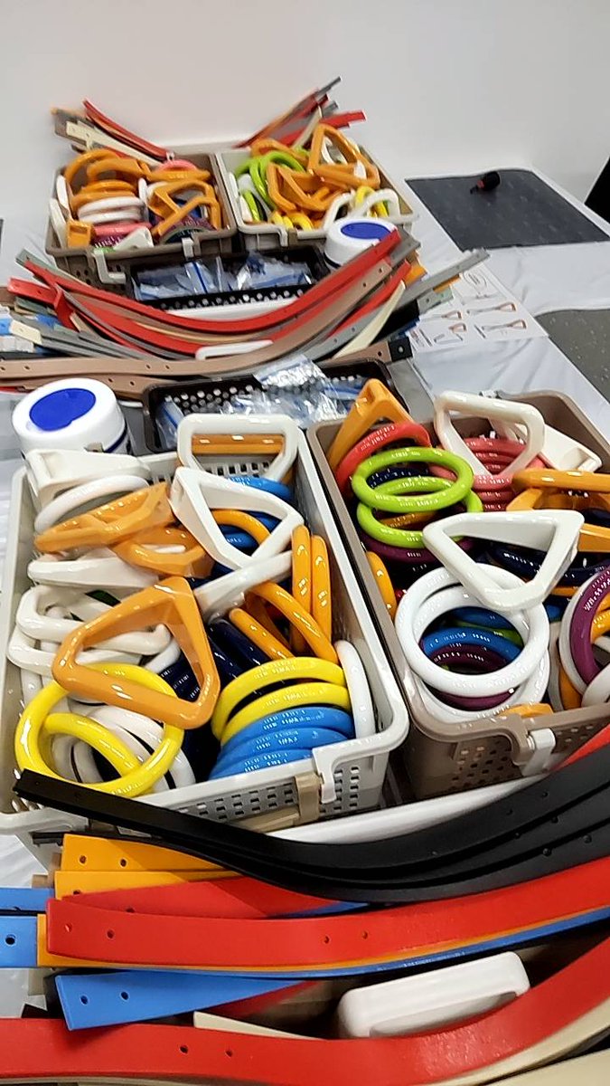 NSanoya's tweet photo. 夏休み最後のお出かけに!!
SAGAものスゴフェスタ11にて、カラフルなつり革（本物ですよ）製作ワークショップやってます。是非お越しください。 https://t.co/vLJ55YenGn
